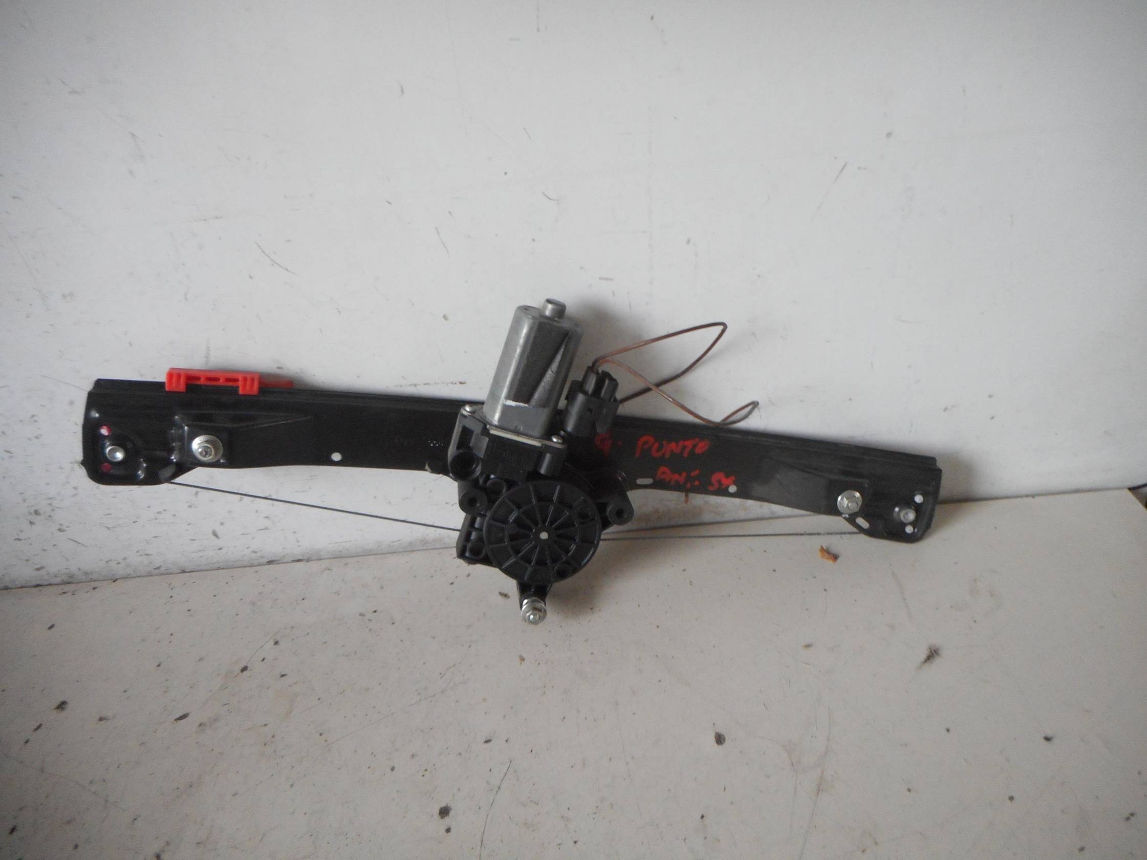 Alzacristallo elettr. porta ant. sx.